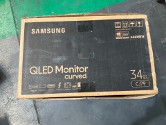Samsung 34-inch Wide Quad HD QLED Curved Monitor - 2