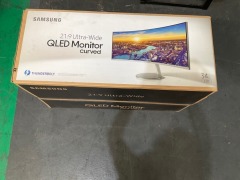 Samsung 34-inch Wide Quad HD QLED Curved Monitor - 3