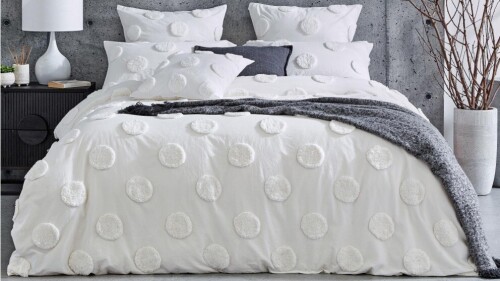 L'Avenue Harley White Quilt Cover Set - Queen