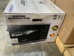 Samsung 40L 1000W Stainless Steel Microwave Oven MS40J5133BT - 4