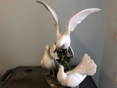 Lladro Porcelain Figurine of 3 Doves on Folage and Rock - 5