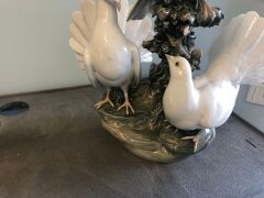 Lladro Porcelain Figurine of 3 Doves on Folage and Rock - 7