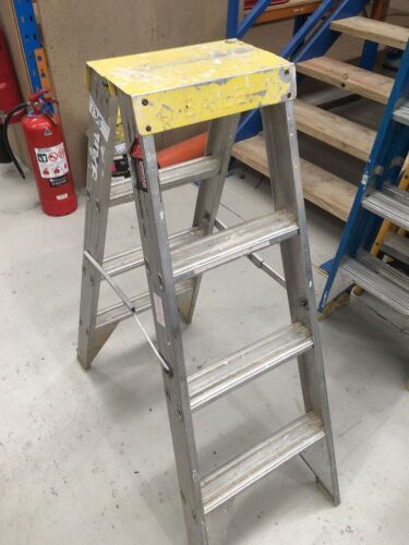 Bailey Aluminium Framed Step Ladder