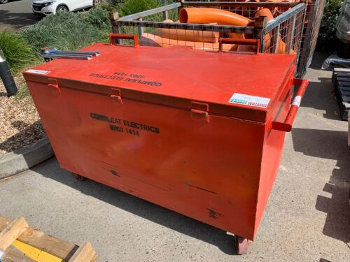 Heavy Duty Steel Framed Mobile Site Security Box with Pipe Vice