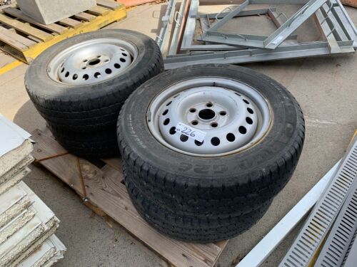 4 x Good Year Tubeless Tyres and Rims 205/65r15c