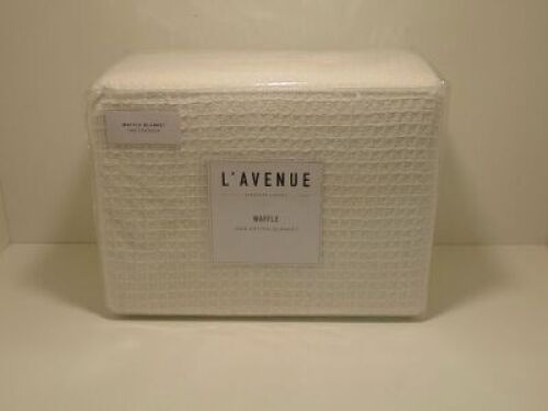 Super King L'Avenue Waffle White Blanket