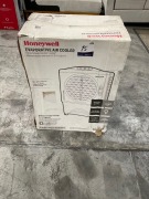 HoneyWell 40L Outdoor Evaporative Cooler - 2