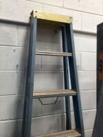Bailey 2.4m Aluminium and Fibreglass Step Ladder