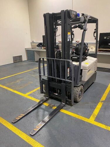 Crown SCT6000 Series Electric Forklift