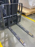 Crown SCT6000 Series Electric Forklift - 10