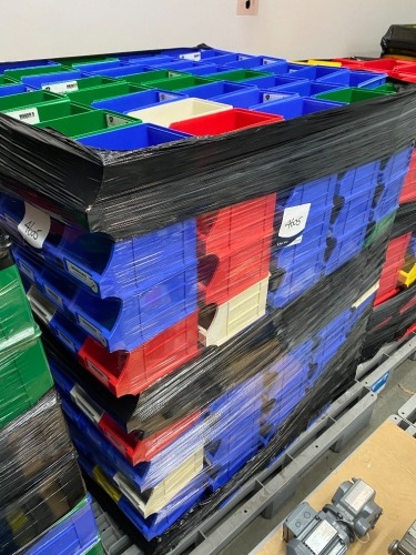 Quantity of 400 Dexion Small Parts Bins