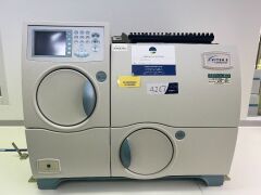 Biomerieux Vitek 2 Compact Identification and Susceptibility Testing System