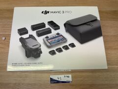 DJI Mavic 3 Pro Drone Fly More Combo (DJI RC) CP.MA.00000660.01 - 2