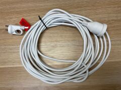 Bundle of assorted cables - 2