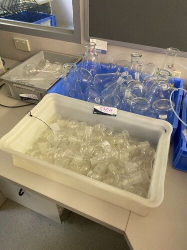 Quantity of assorted Laboratory Glassware