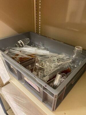 Quantity of assorted Laboratory Glassware, Flasks, Tubes & Sundries