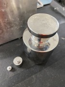 Quantity of 3 x Calibration Weights