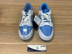 Nike Dunk Low Essentials Reverse UNC (W) US 7.5M/9W Store List Price $475 - 2