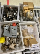 Pallet of assorted Brass & Steel Fittings comprising; Elbows, Tees, Right Angles etc - 5