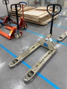 Pallet Jack, Crown