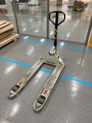 Pallet Jack, Crown