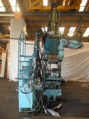 Rubber Injection Machine, Model: RS 680 150 tons, 680cm3 capacity, Brand: Rutil, Condition: Working, decommission