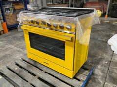 Smeg 900mm Portofino Pyrolytic Freestanding Cooker with Gas Cooktop - Sunshine Yellow CPF9GPYWA - 3