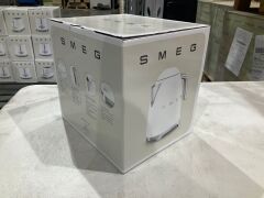 Smeg 50s Retro Style Electric Aesthetic Kettle White Matte KLF03WHMAU - 7