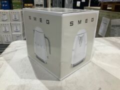 Smeg 50s Retro Style Electric Aesthetic Kettle White Matte KLF03WHMAU - 3