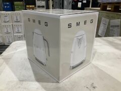 Smeg 50s Retro Style Electric Aesthetic Kettle White Matte KLF03WHMAU - 3