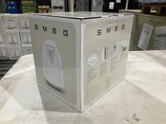 Smeg 50s Retro Style Electric Aesthetic Kettle White Matte KLF03WHMAU - 8