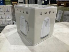 Smeg 50s Retro Style Electric Aesthetic Kettle White Matte KLF03WHMAU - 3