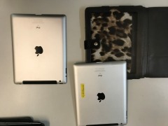 2x Apple iPads, 32GB, No power supplies - 2
