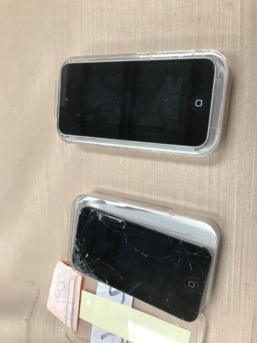 2x Apple iPod Touch, 16GB (1 x Faulty, 1 x Cracked Screen)