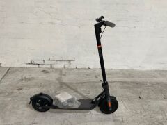 Ninebot Kickscooter F25 Electric Scooter 5287987 - 3