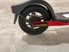 Segway Ninebot D28E Electric Scooter 5467074 - 10