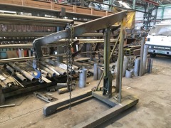 Heavy Duty Steel Framed Manual Hydraulic Mobile Factory Floor Crane Approximately 2 Tonne
