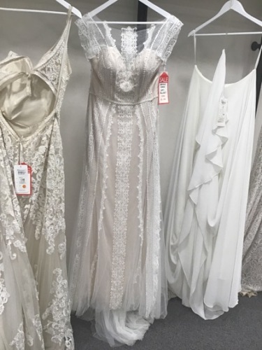 Bridal Gown CHI-3HAULA - Size: 6 Colour: Ivory/Blush