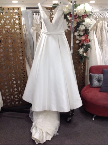 Allure Bridals Bridal Gown 9473 - Size :10 Colour: iv/nd