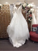 Refund Allure Romance Bridal Gown 3315 - Size: 8 Colour: ivory