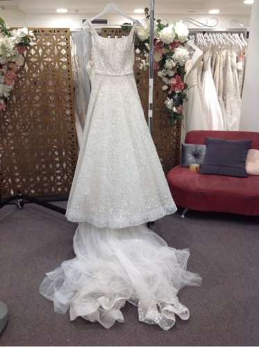 Wedding Gown E160L - Size :6 Colour: ivory