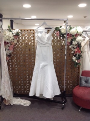 Allure Romance Bridal Gown 3460 - Size :8 Colour: ivory