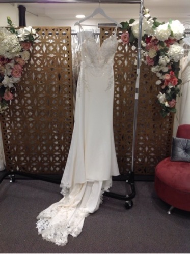 Wedding Gown 3450L - Size :8 Colour: ivory nude