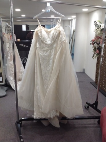 Wedding Gown C400 - Size :10 Colour: allure couture