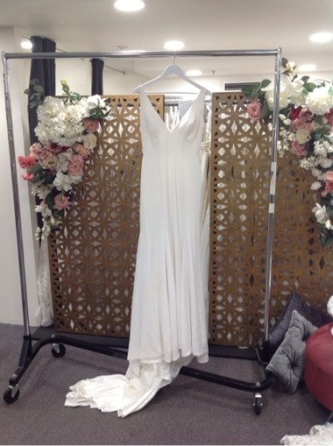 Allure Romance Bridal Gown 3101 - Size :14 Colour: ivory