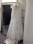 Allure Bridal Gown 9261 allure - Size :18 Colour: ivory