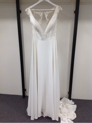 Allure Bridal Gown 9610 - Size :8 Colour: ivory nude