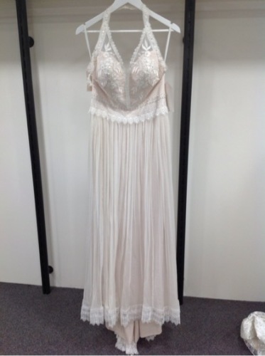 Chic Nostalgia Bridal Gown - Size :8 Colour: ?