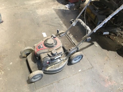 Victa Motorised Lawn Mower, Powered by Briggs & Stratton 140cc Petrol Motor with Catcher