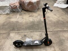 Ninebot Kickscooter F25 Electric Scooter 5287987 - 4